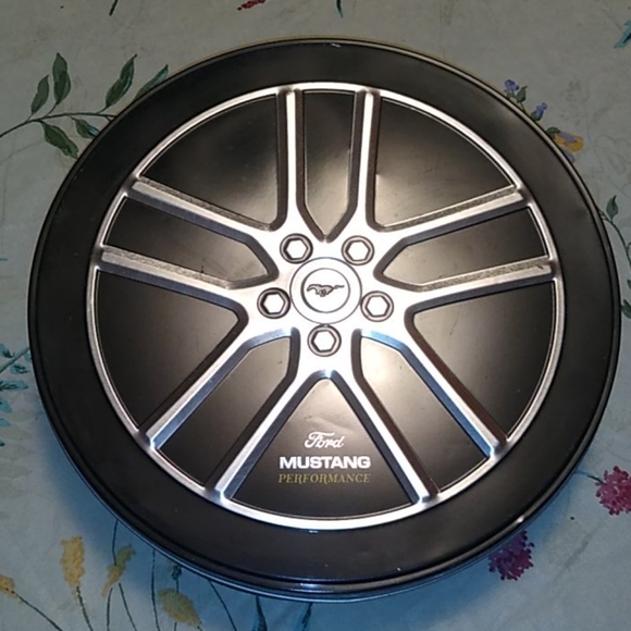 Ford Mustang Performance after shave & tin box collectible - Picture 3 of 5
